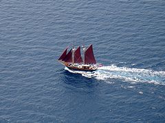 red-boat-DSC01088.jpg