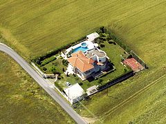 house-P5126525.jpg